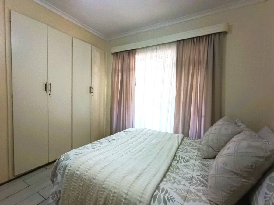 4 Bedroom Property for Sale in Langenhovenpark Free State